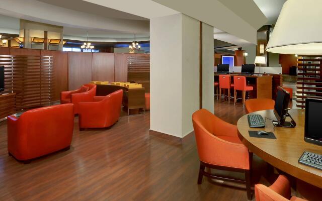 Sheraton Gateway Hotel In Toronto International Airport
