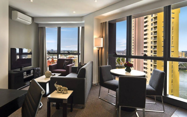 Meriton Suites Adelaide Street, Brisbane