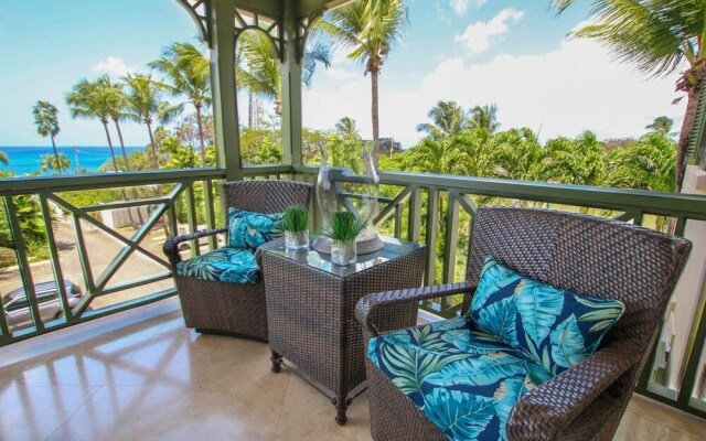 Ocean views apt with shared rooftop pool: Beacon Hill Surf by BSL Rentals