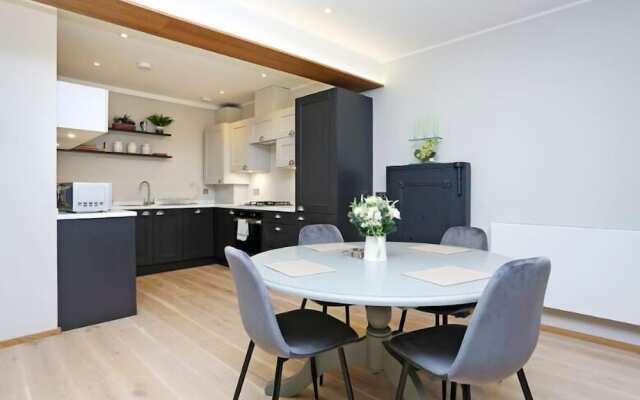 JOIVY Renovated Hidden Gem on the Historic Royal Mile