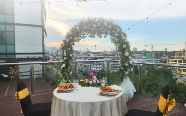 Hock Lee Hotel & Residences