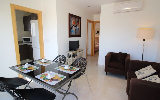 Peaceful Holiday Home with Private Pool in Empuriabrava
