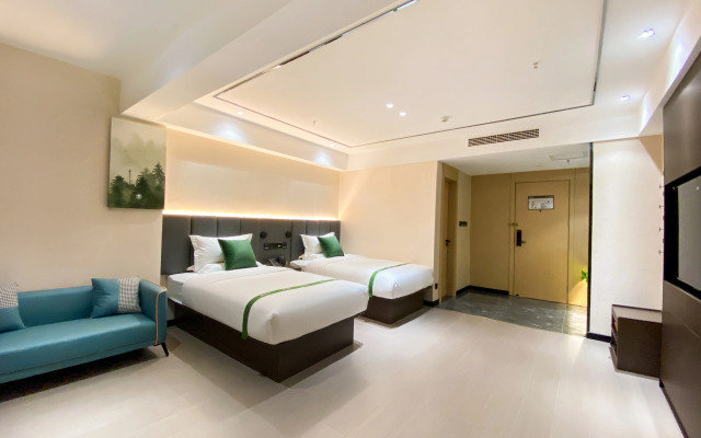 GreenTree Inn Express Hotel((Hebi East Station Store)