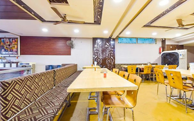 Hotel Raghumani Palace