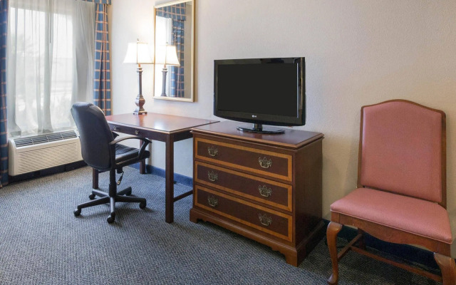 Quality Inn & Suites Seabrook - NASA - Kemah