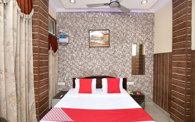 OYO 15998 Hotel Ma International