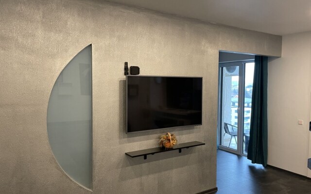 West Park 2 Residence by Lake View
