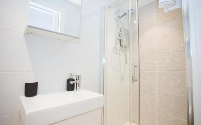 14 Compass Point