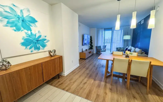 Modern Beachwalk Apt 805