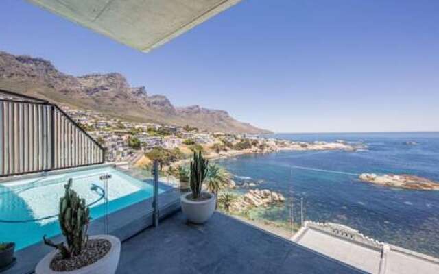 Spectacular Ocean Villa in Camps Bay