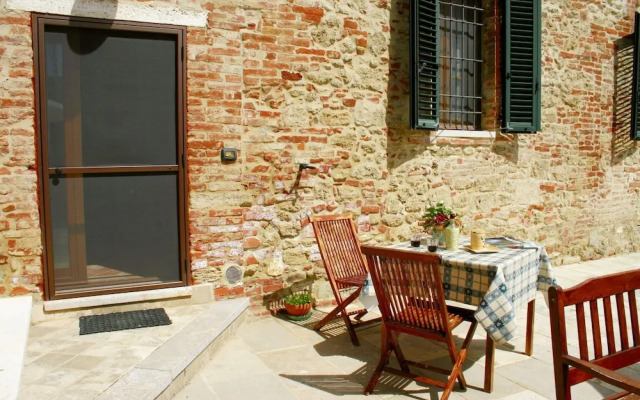 Vintage Farmhouse with Pool in Asciano