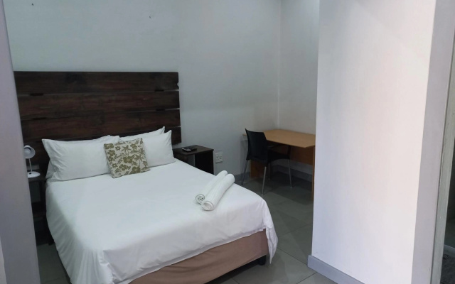 Triple9 Hatfield Guesthouse