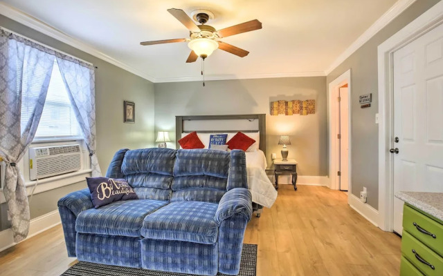 Modern Studio Apartment in Central Williamstown!