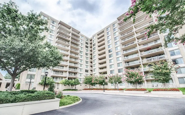 Reagan Airport Apartment