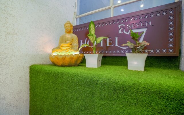 Hotel Seven