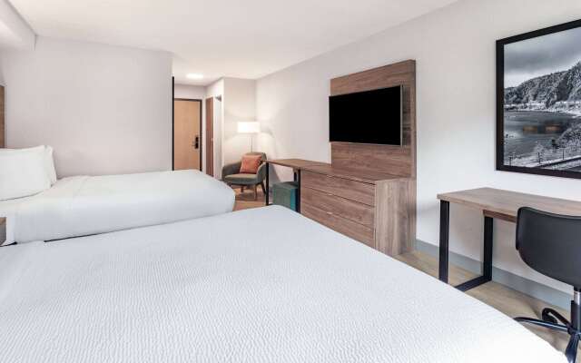 Super 8 by Wyndham Cornwall ON