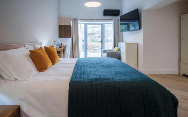 Suite 5 - Sleeping Giant Hotel - PEN Y CAE Inn