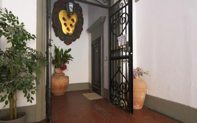 Pergola One Romantic Apt by Oteego