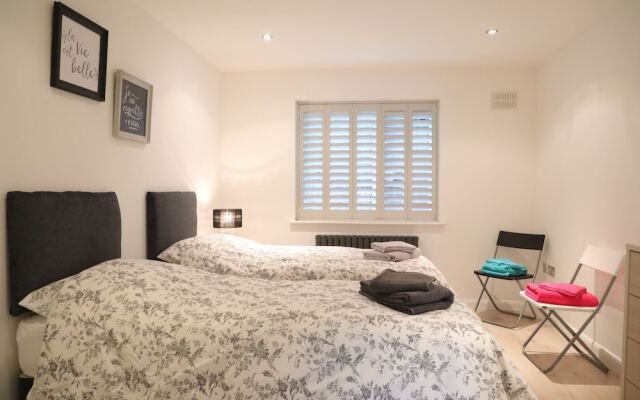 Modern Clapham Jct Apt with Parking