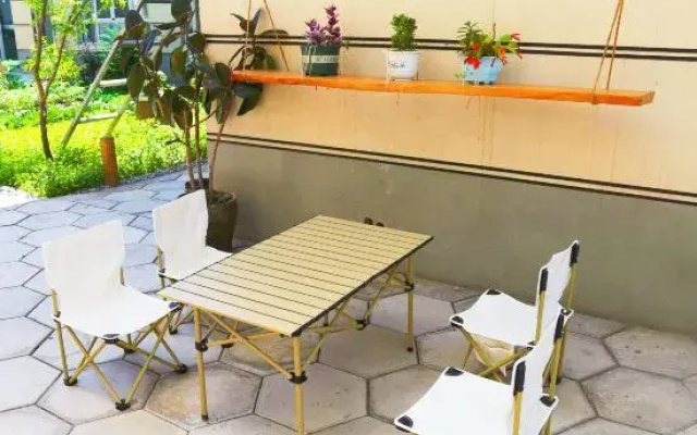 Nala Jacquard Garden Homestay