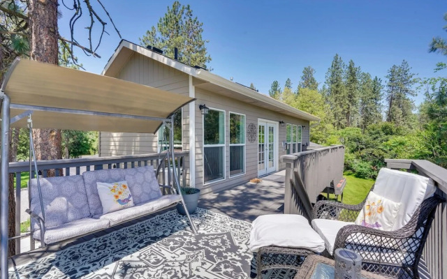 Nine Mile Falls Hideaway: Scenic Retreat on River