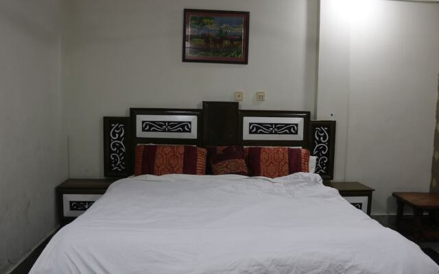 Hotel 99