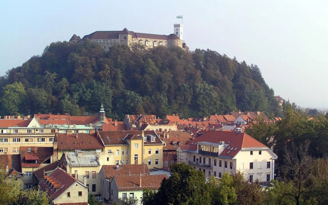 Studio EMMA Ljubljana - FREE parking, AC, Wifi