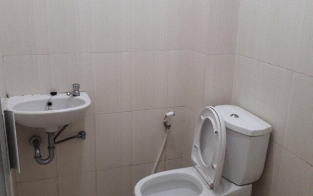 Chrissant Hotel