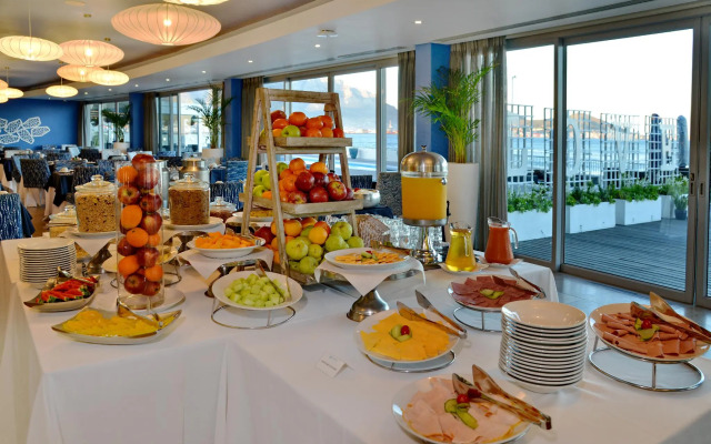 Lagoon Beach Hotel & Spa