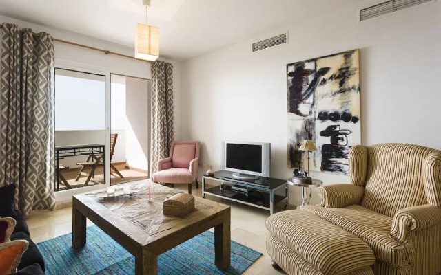 Two rooms Calm and sunny