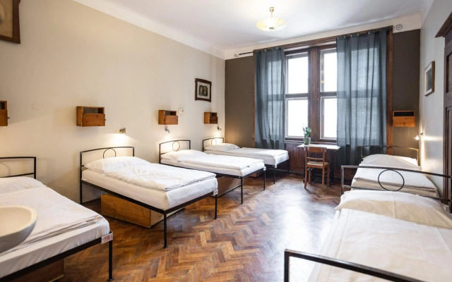 Sir Toby's Hostel
