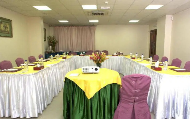 Safeer Plaza Hotel Apartments