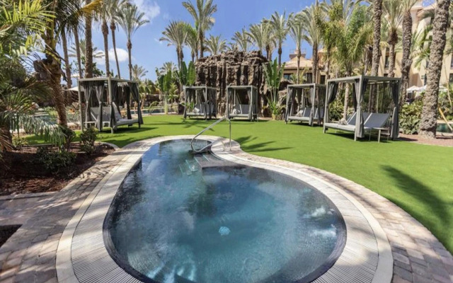Unique Club at Lopesan Costa Meloneras Resort