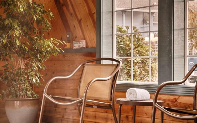 Best Western Plus Bayshore Inn