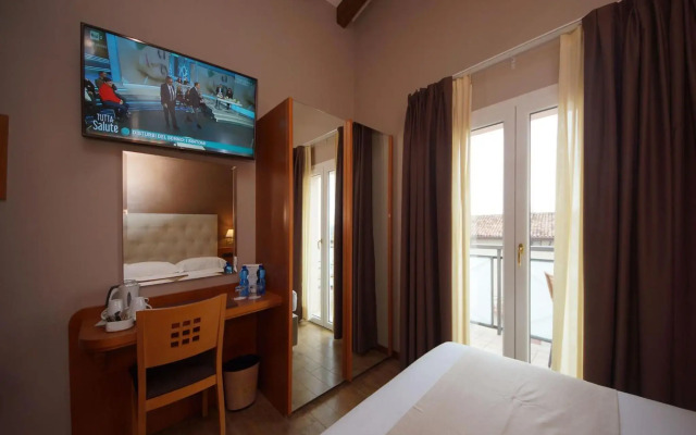 Hotel Clarin 14 by Dori