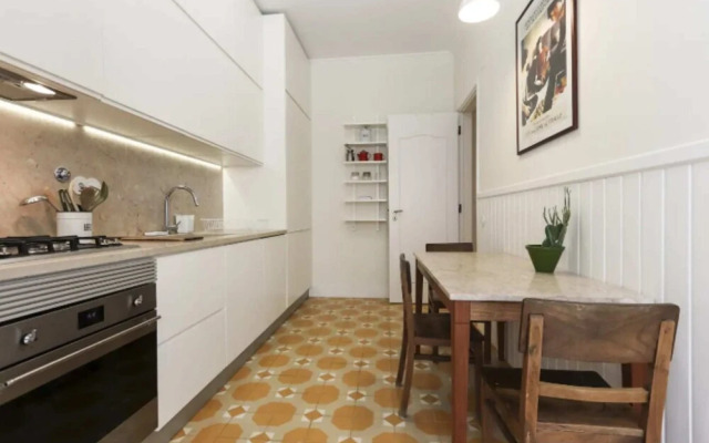 Guestready - Stylish and Spacious Flat in Principe Real. New!