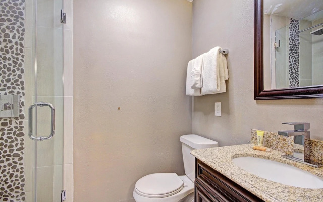 Peak 8 Ge E35 2 Bedroom Condo by RedAwning