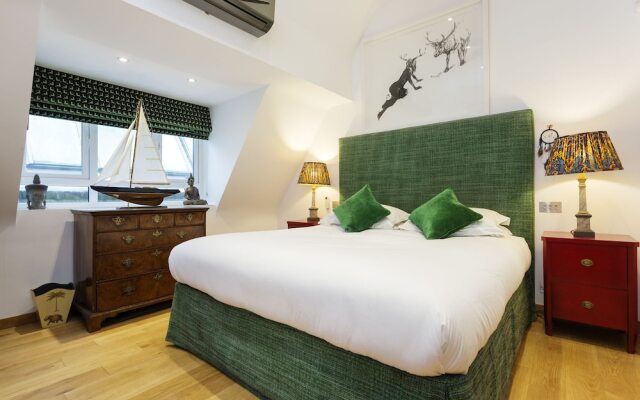 Chelsea Art Apartment