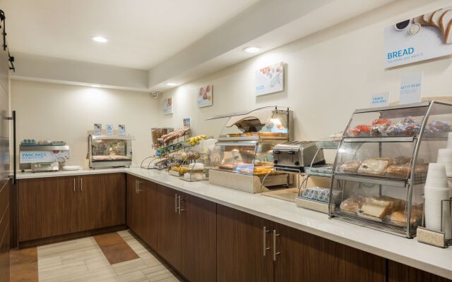 Holiday Inn Express Warrenton by IHG