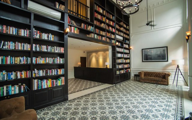 The Alcove Library Hotel