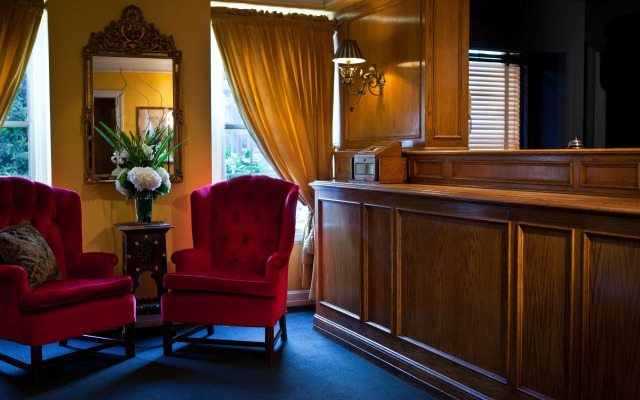 Hotel Lombardy