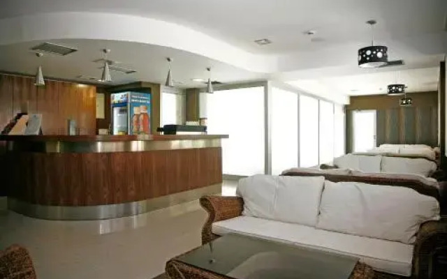 Garden City Hotel & Resort