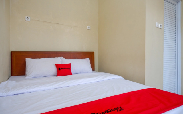 RedDoorz near Terminal Mendolo Wonosobo