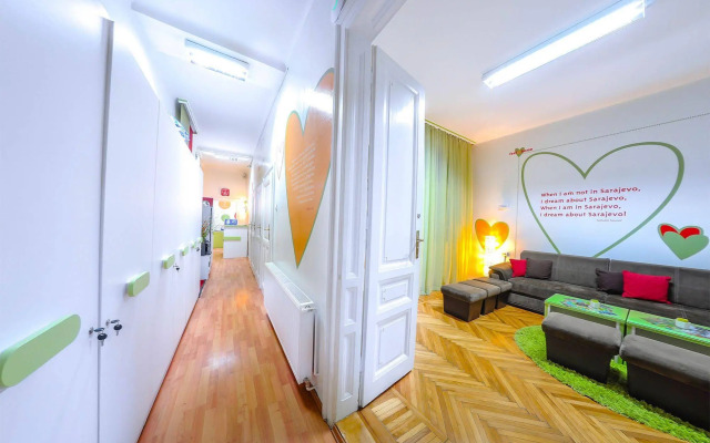Hostel For Me