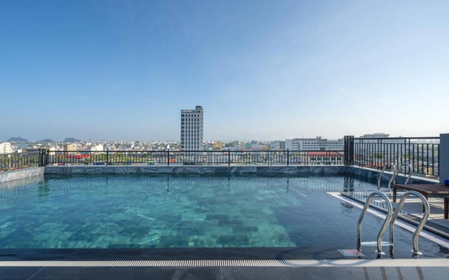 Tan Phuong Nam Hotel & Apartment