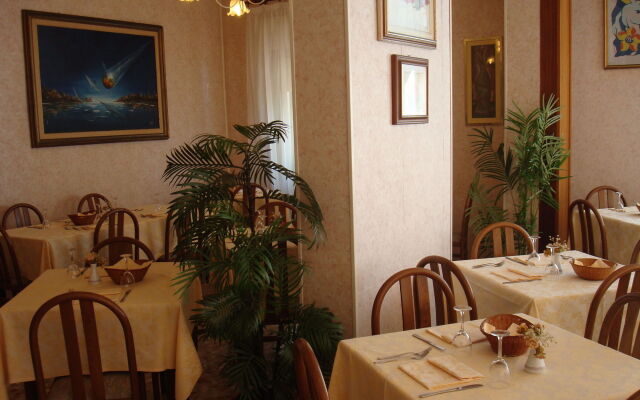 Hotel Marlisa Pier