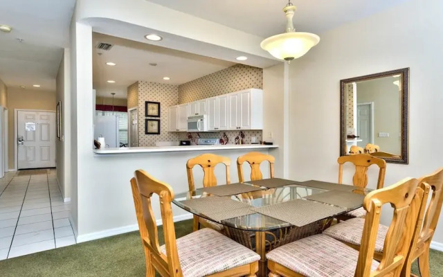 Solterra Vacation Rental: Luxury 3-BR Condo with Lake & Golf Views. Access to Luxury Pool, Hot Tub, and Golf Courses at Lely Resort. Close to Naples Beaches, 5th Avenue S, and Marco Island