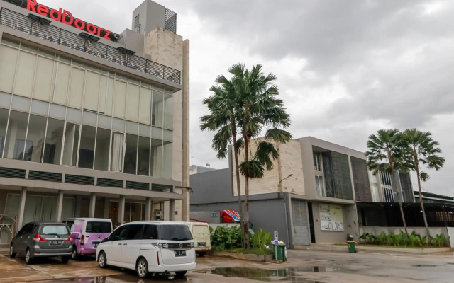 RedDoorz Plus @ Kapuk Business Park