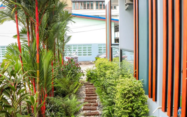 S2 Airport Residence