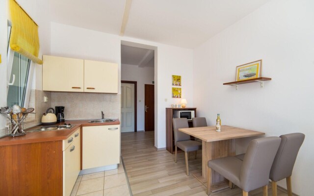 Nice Apartment in Brist With 1 Bedrooms and Wifi